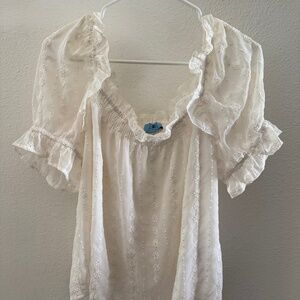 White smock top by CeCe, Size L
